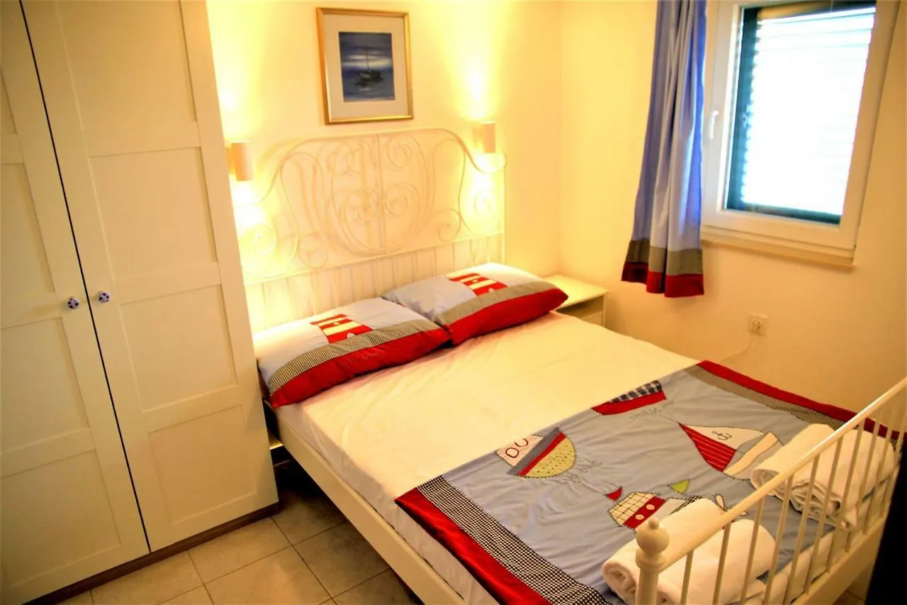 Apartman Bura Vir Apartment