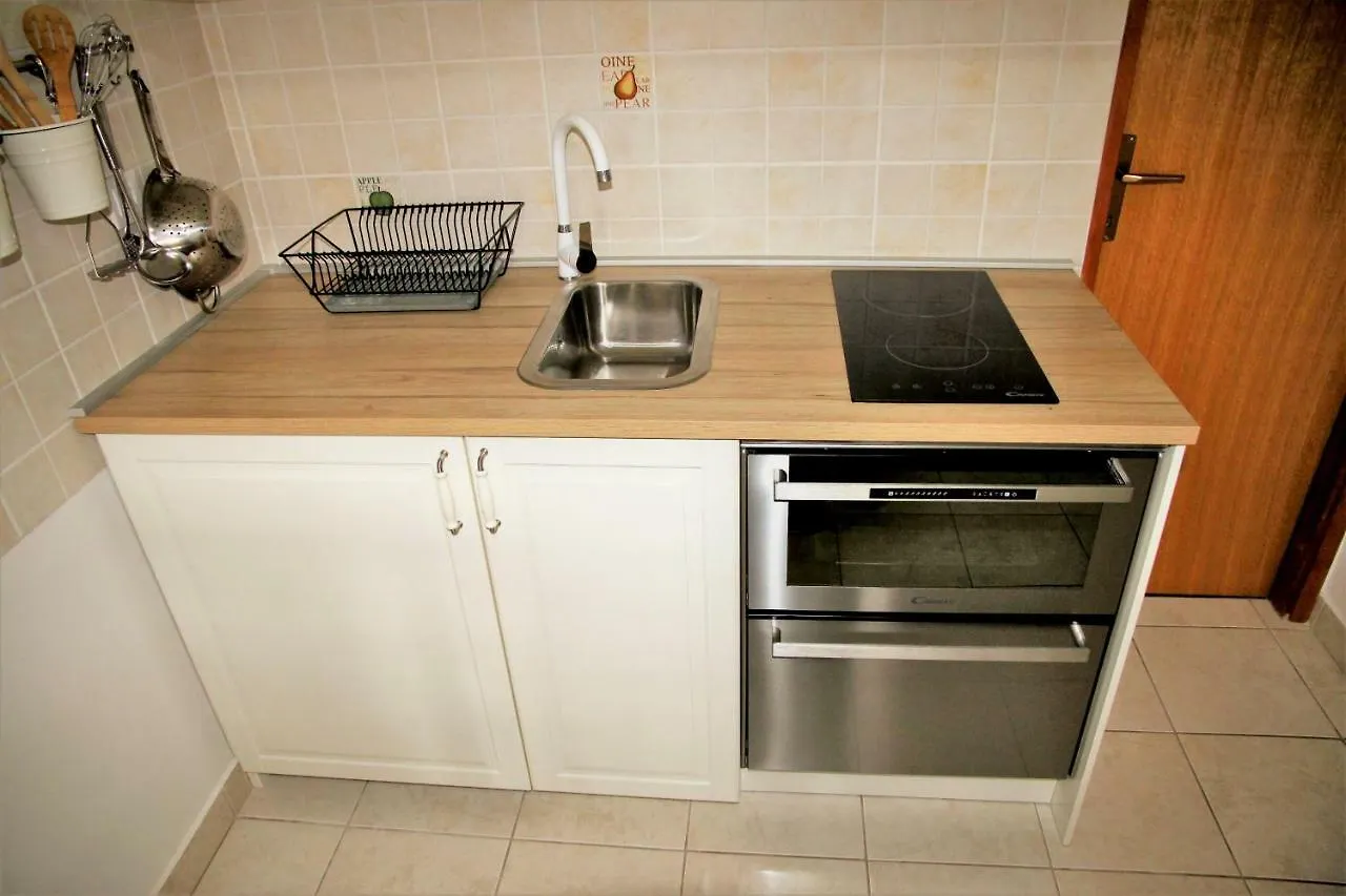 Apartment Apartman Bura Vir
